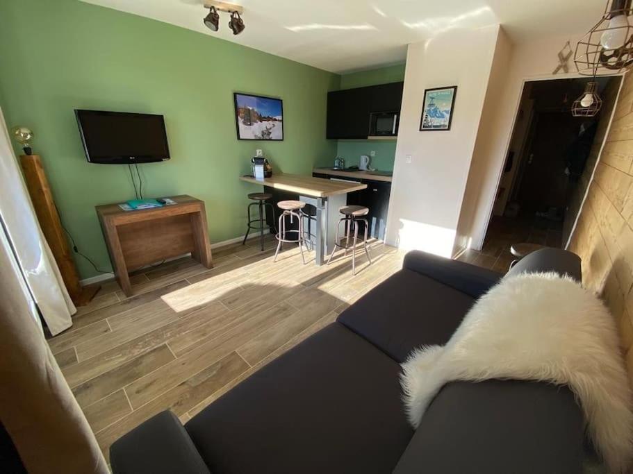 Au Pied Des Pistes Avec Parking Entierement Renove Apartman Huez Kültér fotó